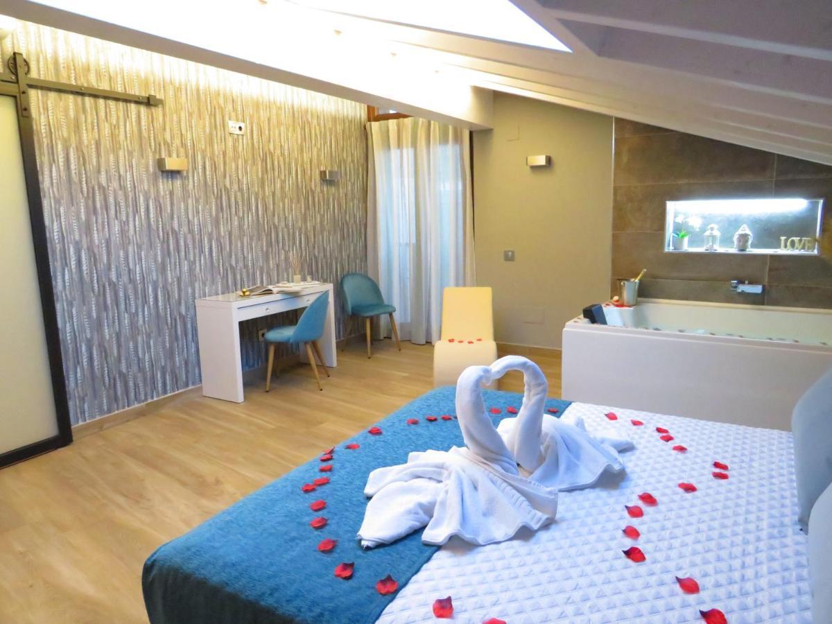 Miragredos Apartment Mombeltran ภายนอก รูปภาพ